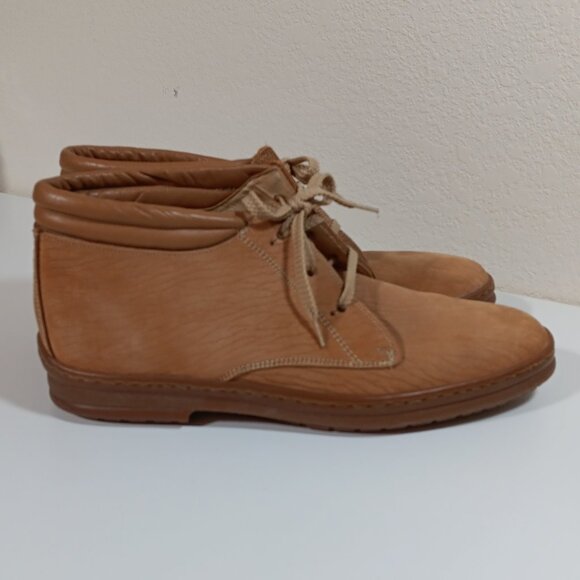 Johnston & Murphy Copperstone Chukka Boots, size 8 1/5 M - Picture 5 of 11